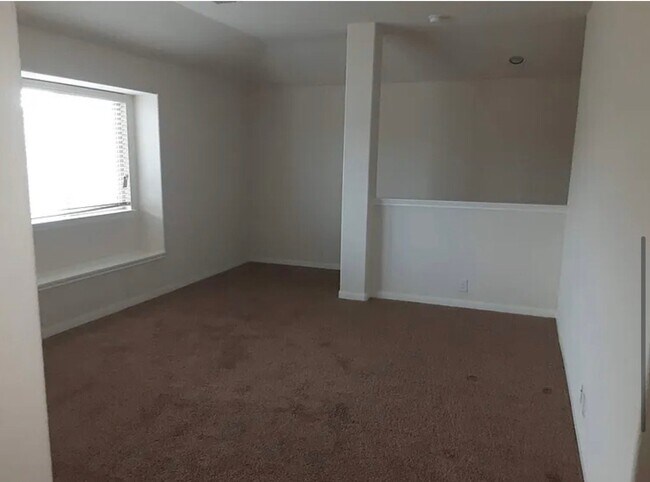 Building Photo - 805 Woodmark Dr