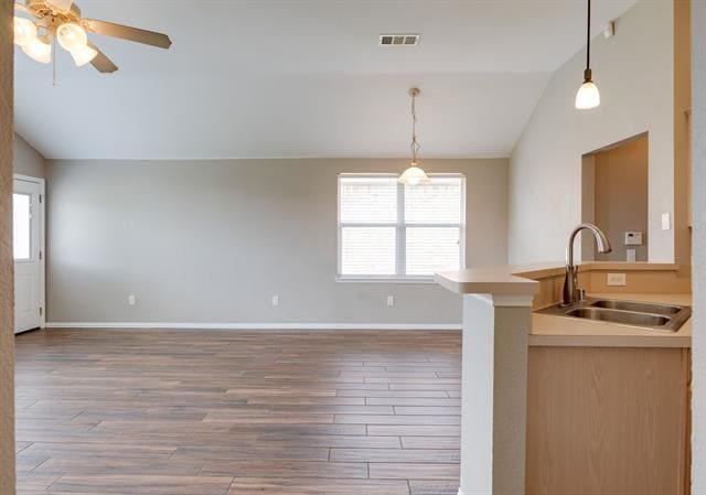 Building Photo - 205 N Bending Oak Ln