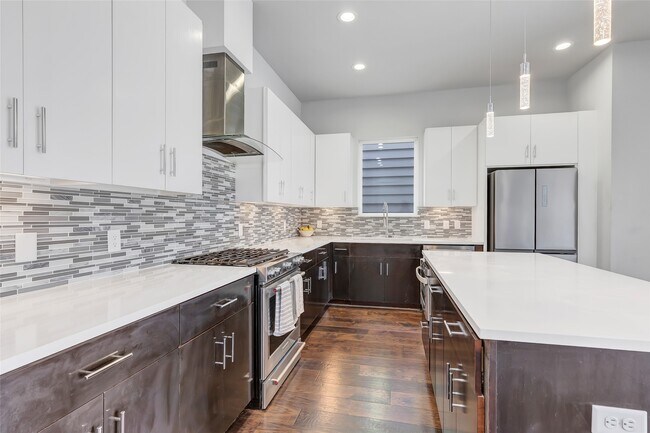 Building Photo - 3309 Baron St