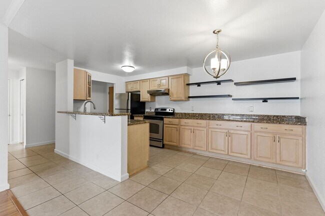 Building Photo - 1 Bed • 1 Bath Apartment with Balcony & Parking – Prime Oakland Location