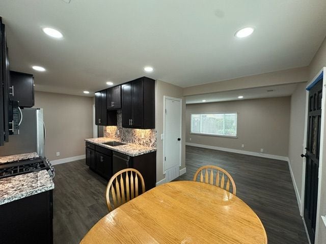 Building Photo - 111 Francisco Villa Dr