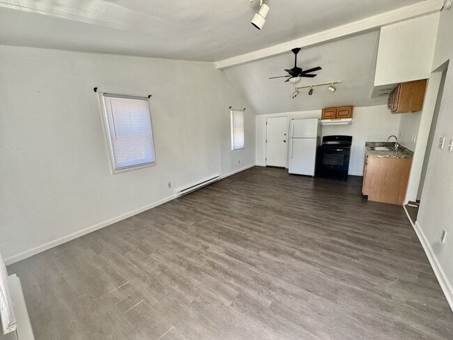 Building Photo - 219 N Prospect Rd