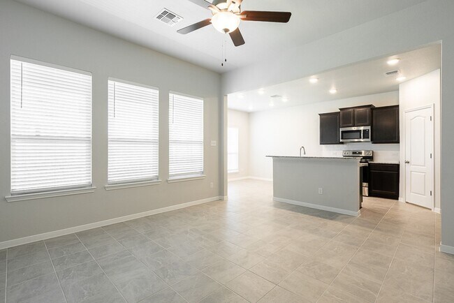 Building Photo - Pre-Leasing Now for Mid-July – Westfield C...