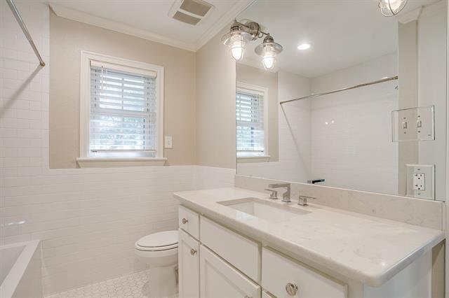 Building Photo - 2400 Winton Terrace W