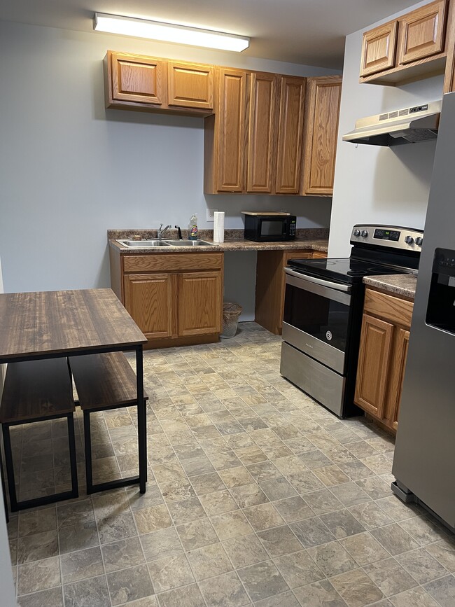 Building Photo - 1217 Dreamview Ln