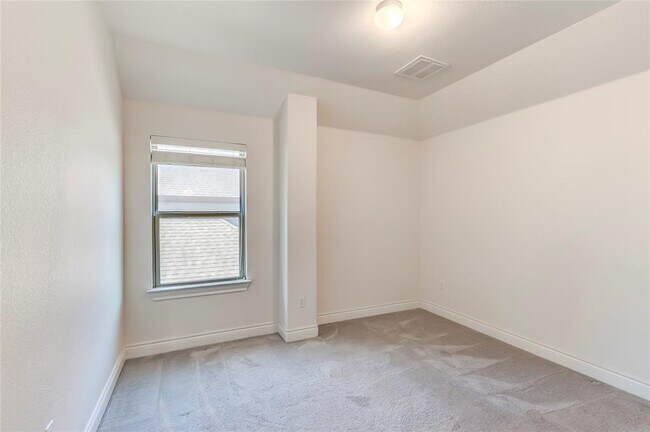 Building Photo - 15517 Bended Knee Dr