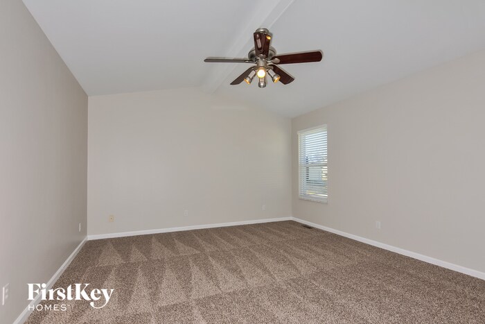 Building Photo - 901 Lands End Cir