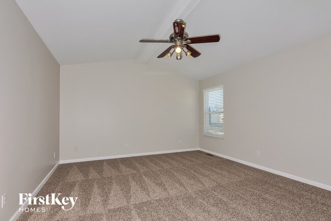 Building Photo - 901 Lands End Cir