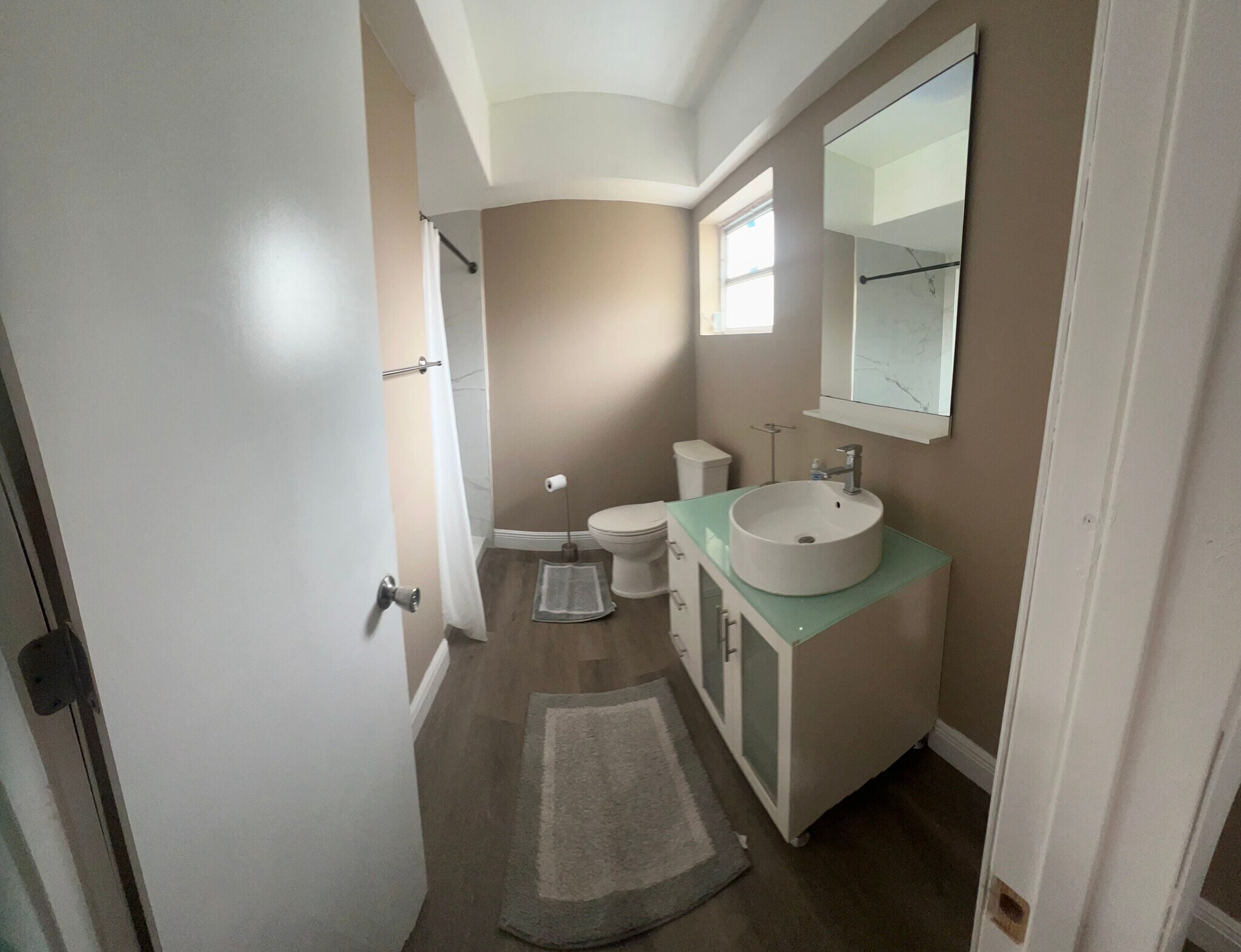 Building Photo - 880 NW 72nd Ter