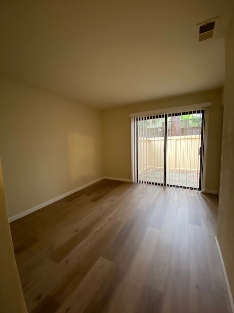 Second bedroom - 1501 Woodlake Dr