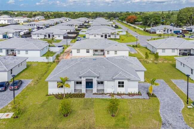 Building Photo - 27308 SW 159th Ct