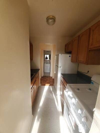 Building Photo - 94-20 59th Ave