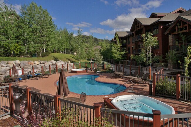 Building Photo - 2905 Mountaineer Cir