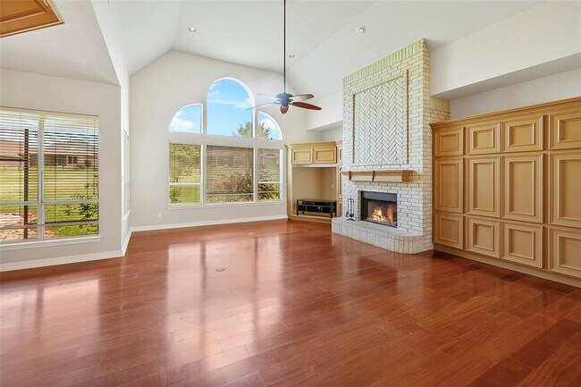 Building Photo - 19 Greenview St