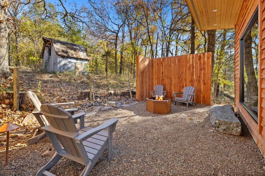 Building Photo - 17097 Lake Sequoyah Dr