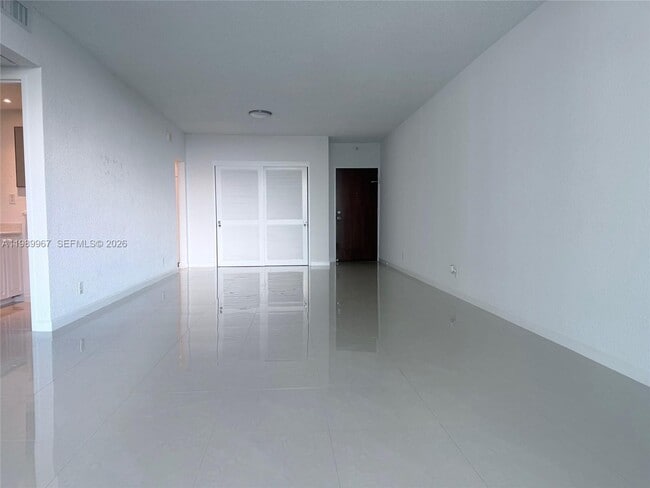 Building Photo - 4001 S Ocean Dr