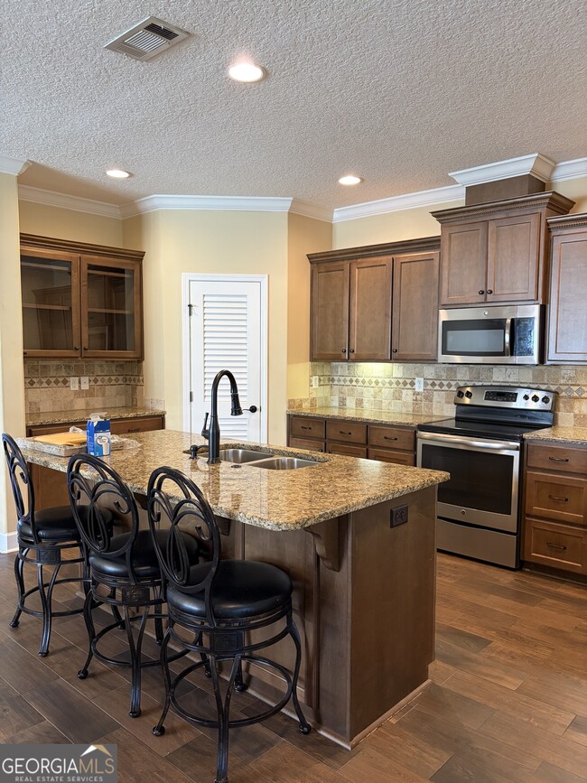 Building Photo - 123 Miller Ct