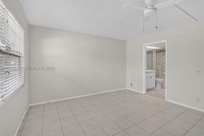 Building Photo - 1200 SW 125th Ave