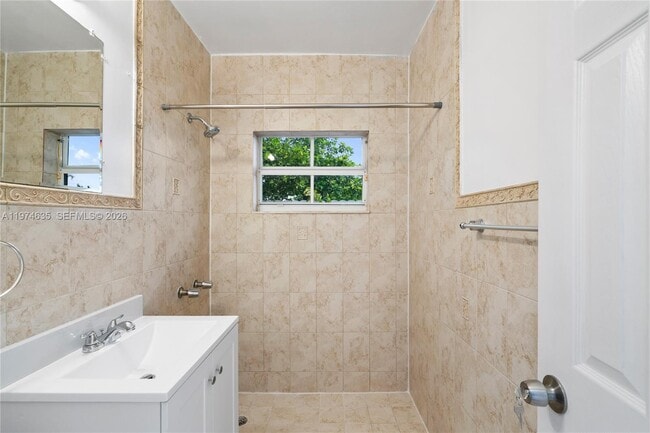 Building Photo - 1381 W 63rd St