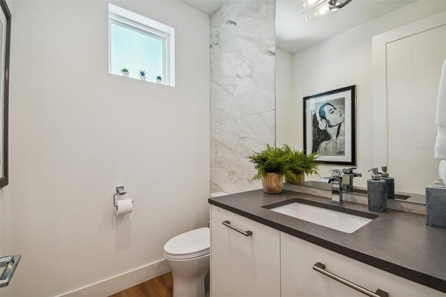 Building Photo - 2306 W Texas Ave