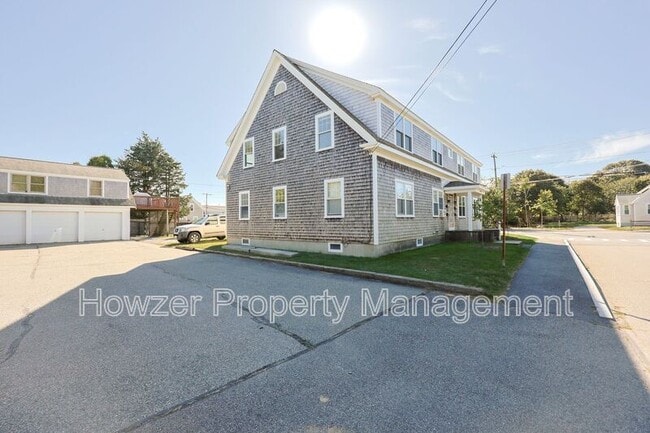 Building Photo - 91 Louis St
