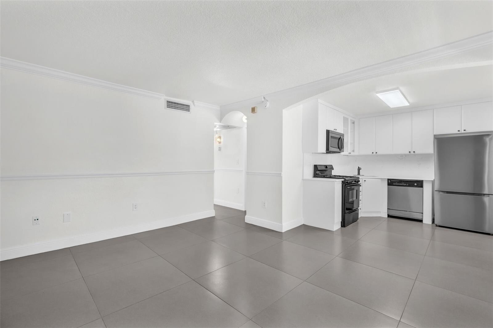 Building Photo - 3245 Virginia St