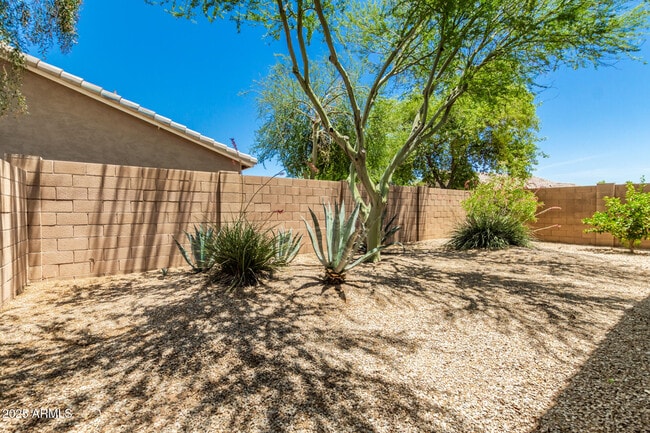 Building Photo - 30445 N Sunray Dr