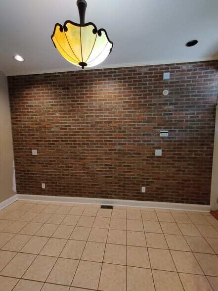 Building Photo - 97 Olive St