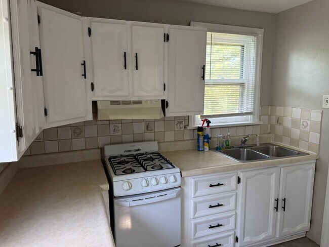Building Photo - 8825 Tyrell Dr