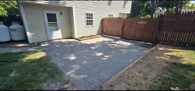 Building Photo - 1335 Union Ave