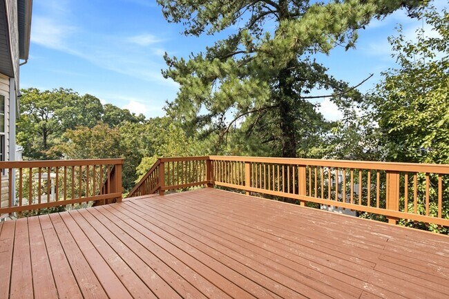 Building Photo - 7705 Seans Terrace