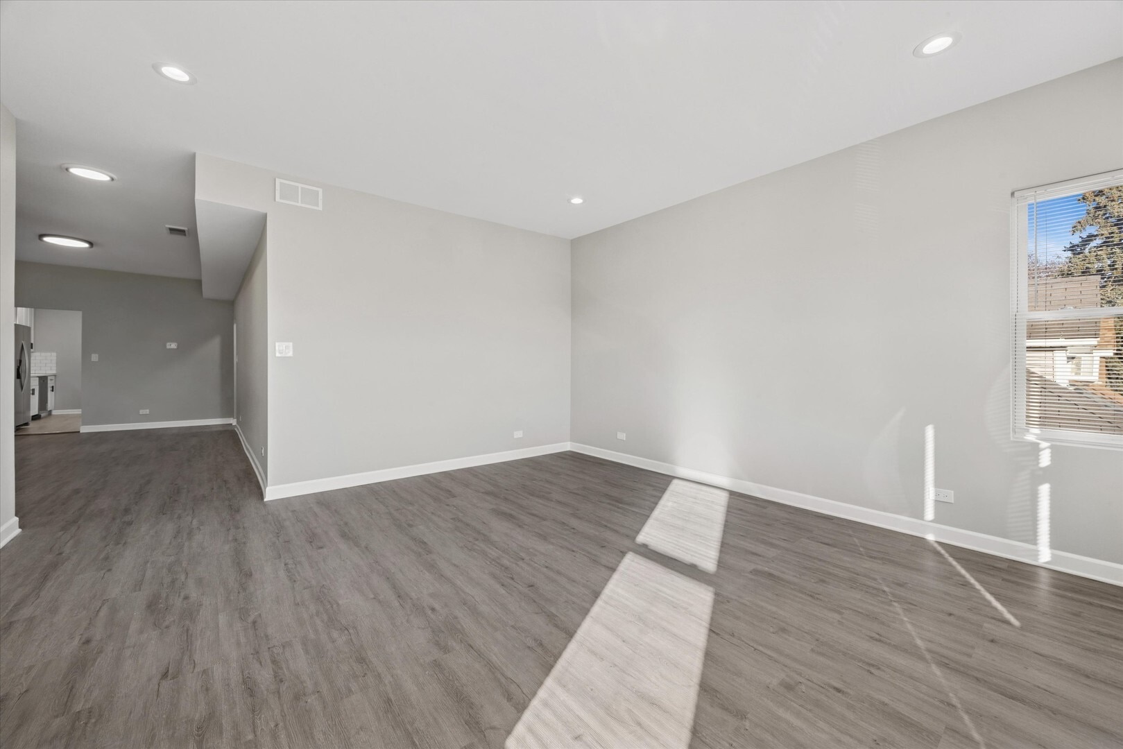 Building Photo - 8018 S Harvard Ave