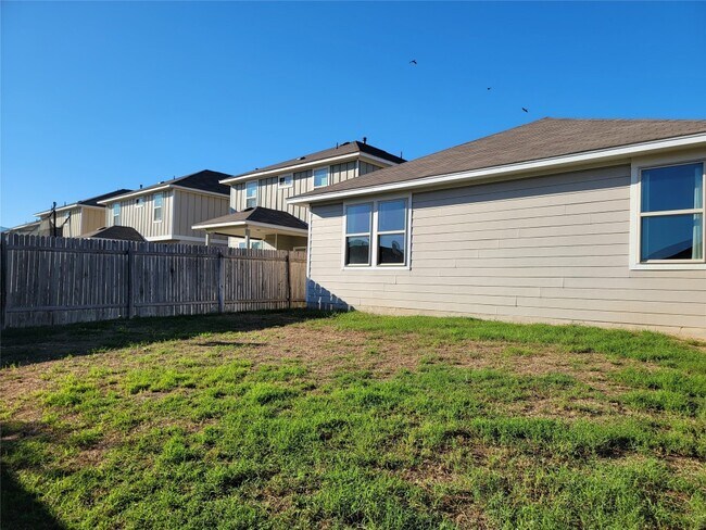 Building Photo - 322 Wapiti Rd