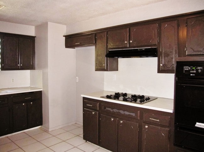 Building Photo - 4008 SE 47th St