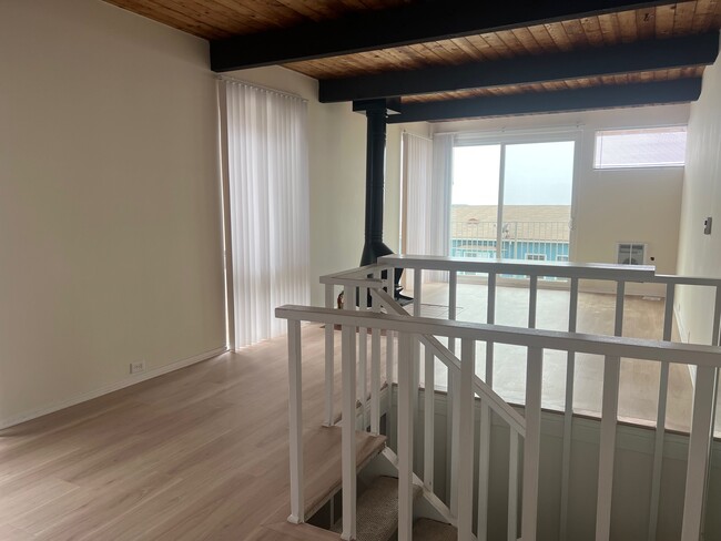 Building Photo - 2804 Manhattan Ave