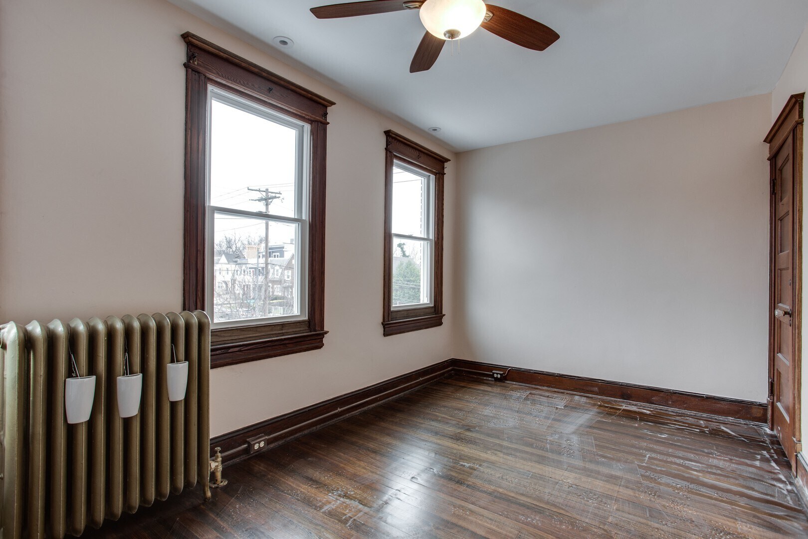 Master bedroom - 702 Ingraham St NW