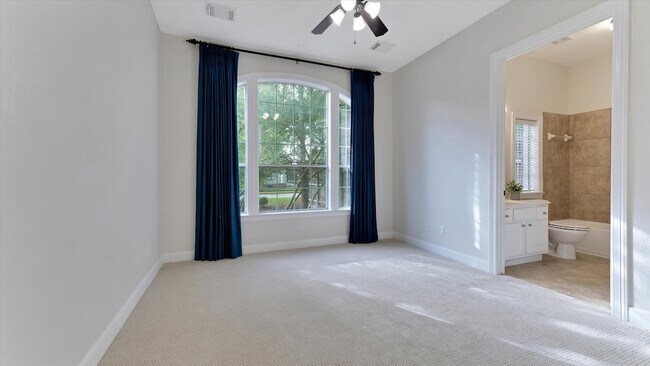 Building Photo - 3 N Fair Manor Cir