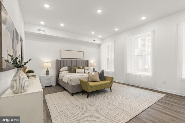 Building Photo - 1602 Locust St