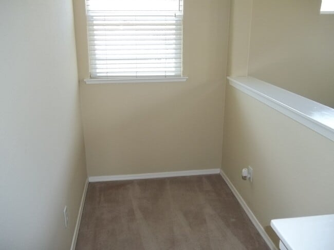 Building Photo - 2-Story home located in the gated communit...
