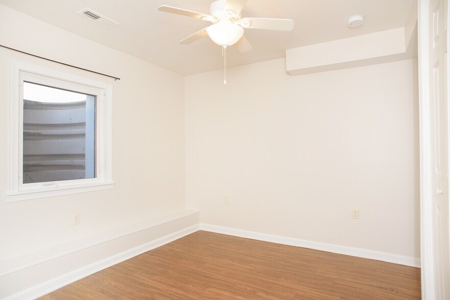Building Photo - 1429 Virginia Ave