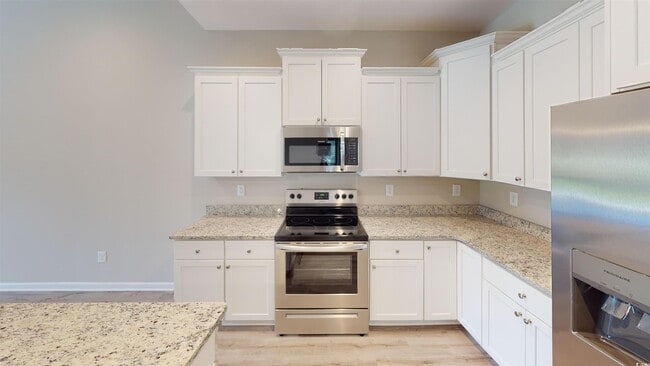 Building Photo - 84 Racquet Club Dr