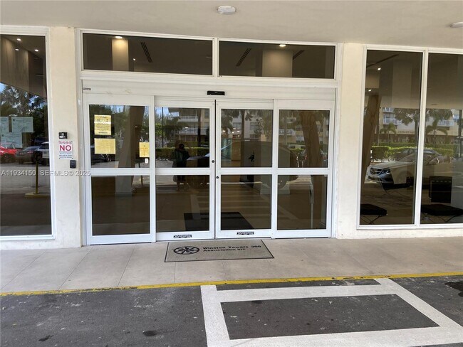 Building Photo - 230 174th St