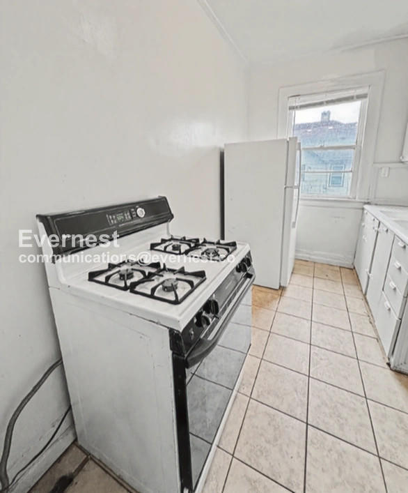 Building Photo - 11391 Belleterre Ave