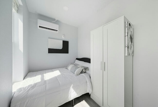 Building Photo - 624 Avenue H