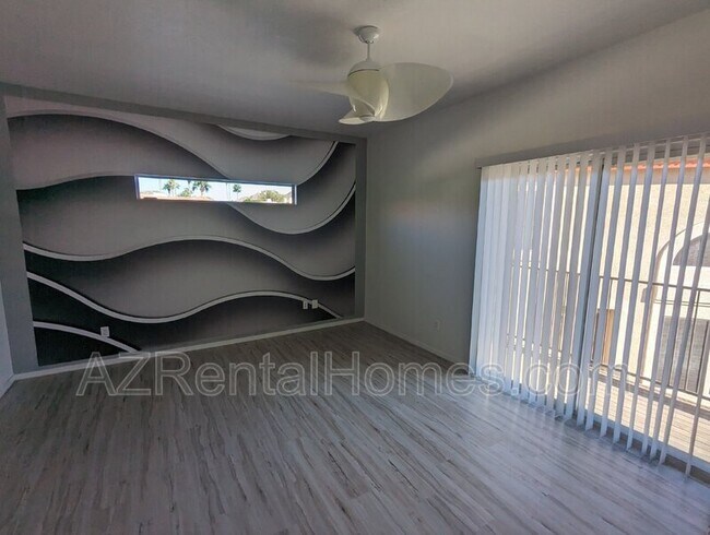 Building Photo - 10247 N 12th Pl