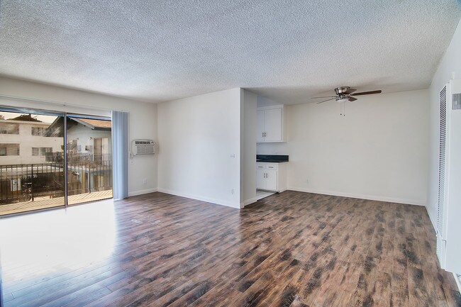 Building Photo - Bavarian