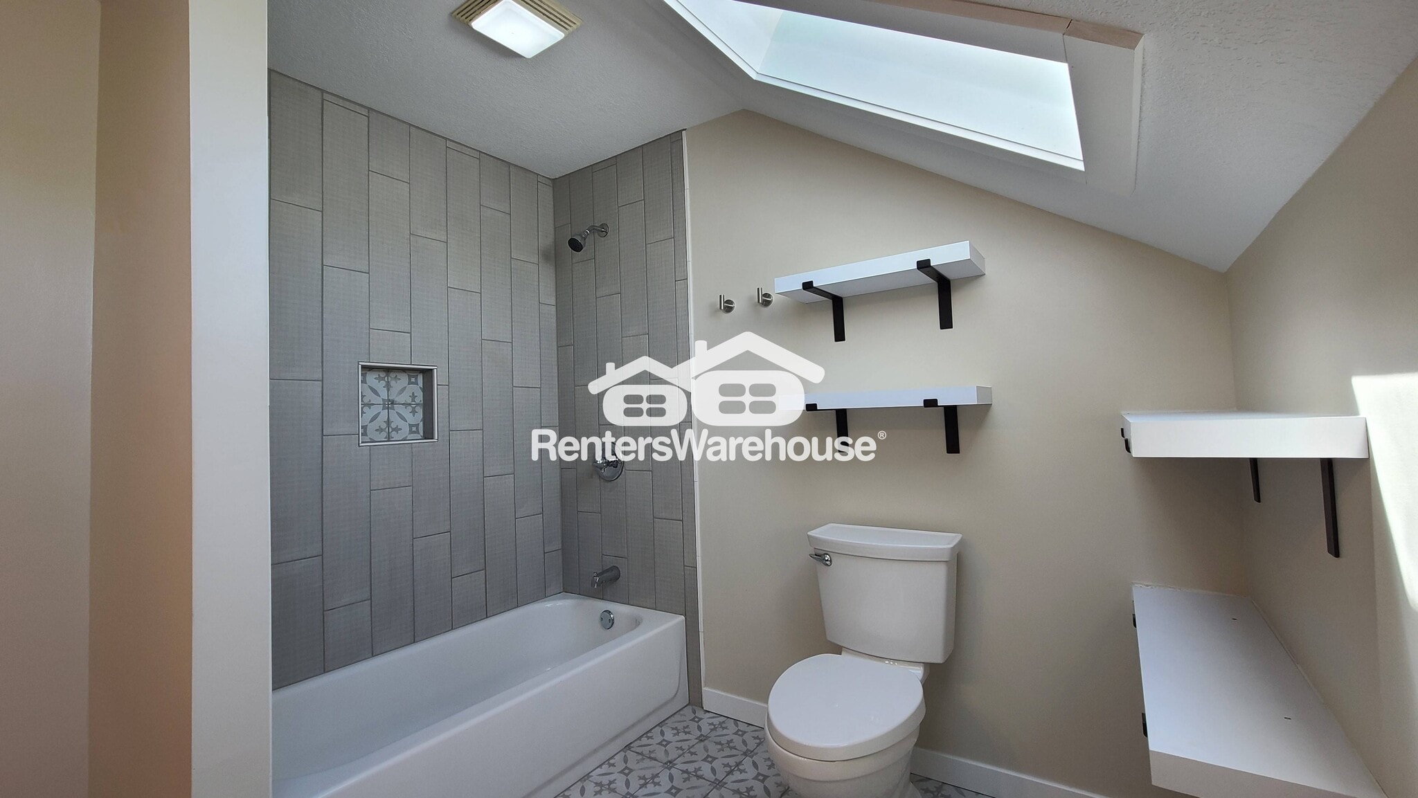 Building Photo - 217 River St