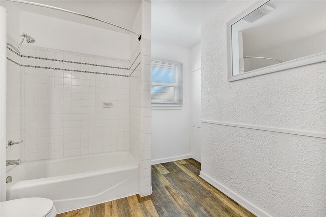 Building Photo - 123 The Strand