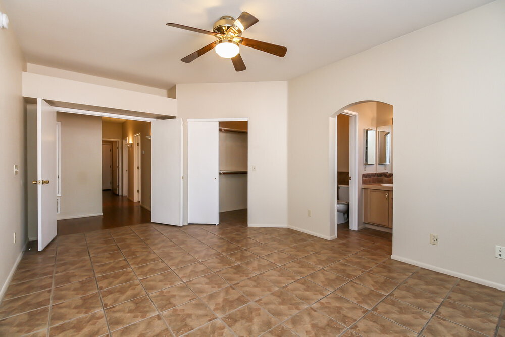 Building Photo - 9997 E Paseo San Ardo