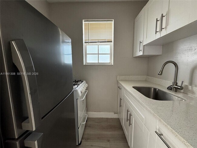 Building Photo - 500 13th St